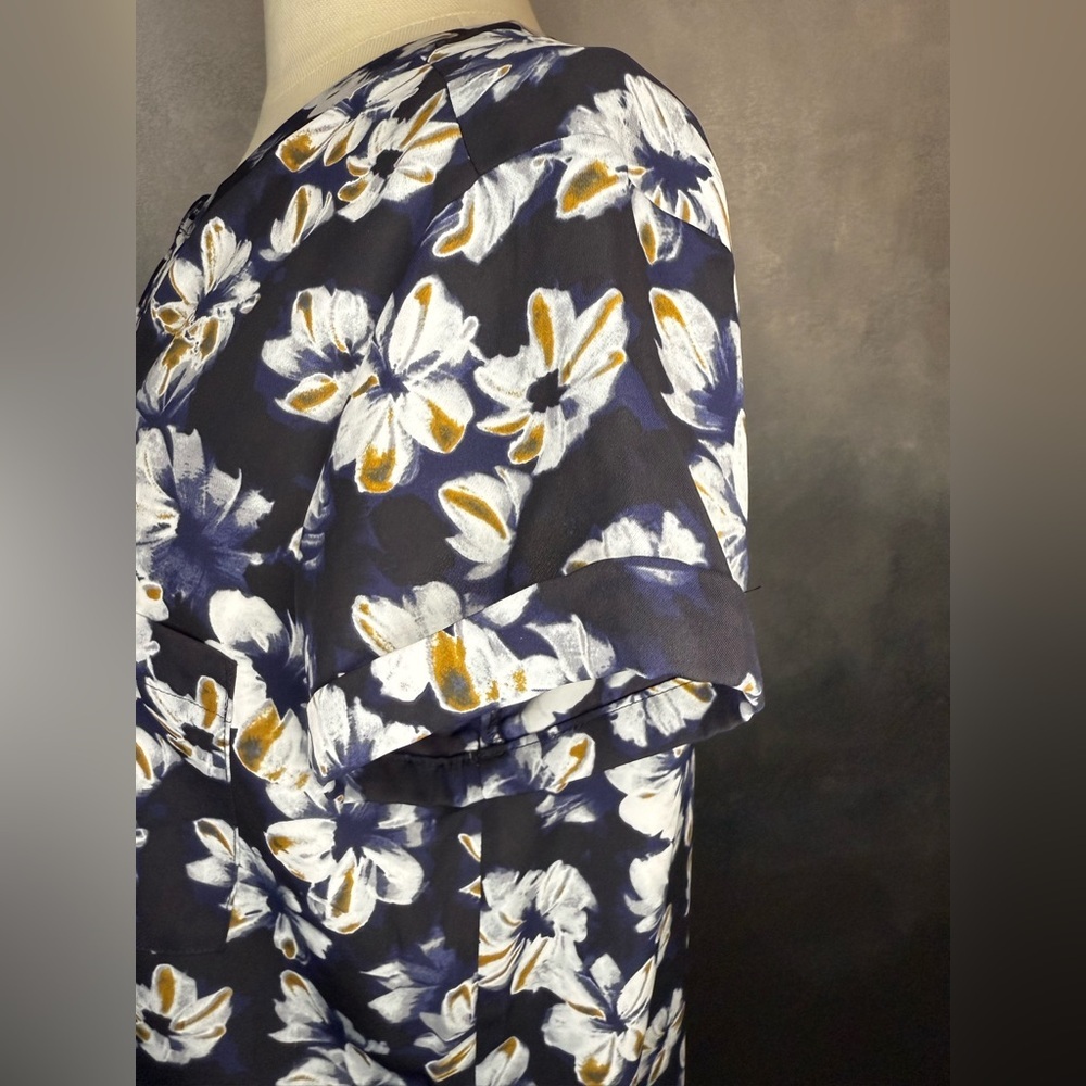 Floral Navy Women's Top - Picture 6 of 10